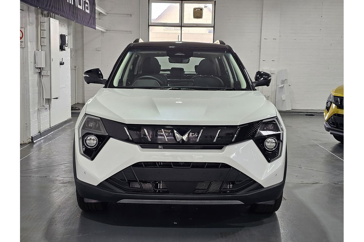 2025 Mahindra XUV3XO AX7L