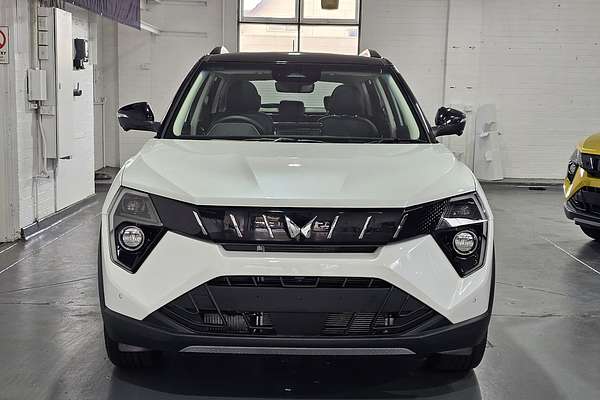 2025 Mahindra XUV3XO AX7L
