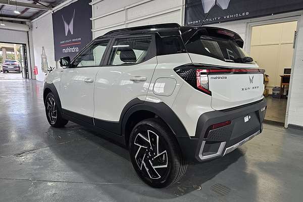 2025 Mahindra XUV3XO AX7L