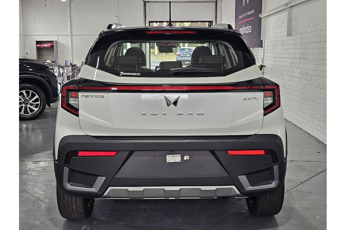 2025 Mahindra XUV3XO AX7L
