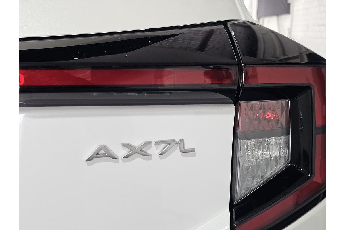 2025 Mahindra XUV3XO AX7L