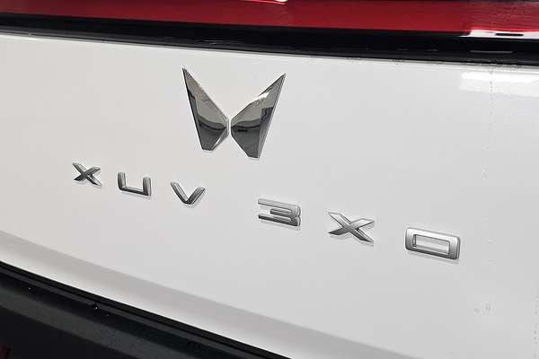 2025 Mahindra XUV3XO AX7L