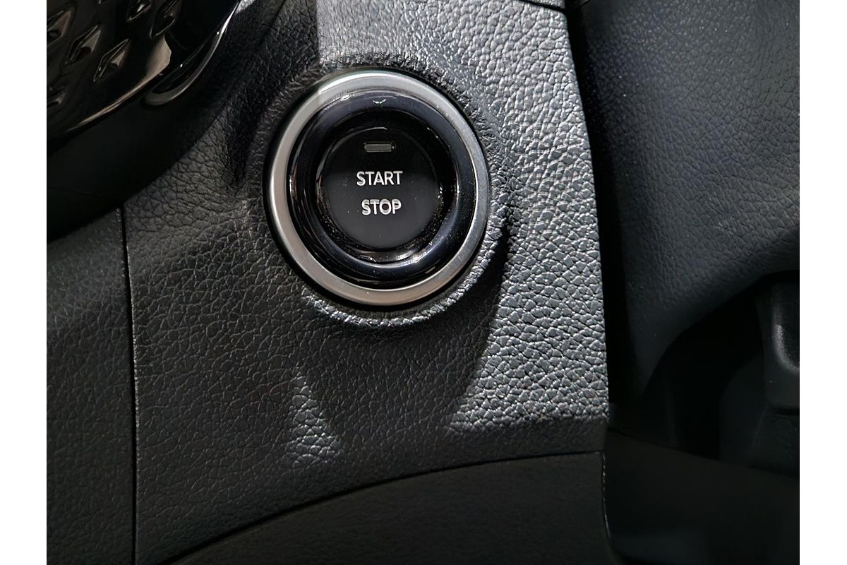 2025 Mahindra XUV3XO AX7L