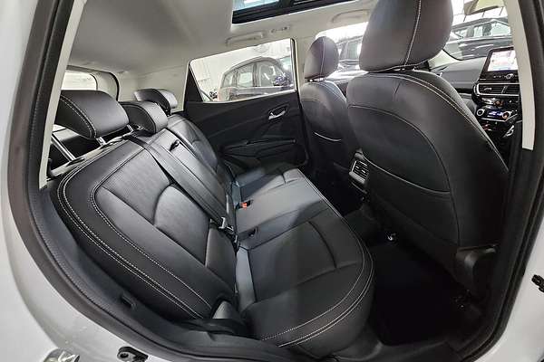 2025 Mahindra XUV3XO AX7L