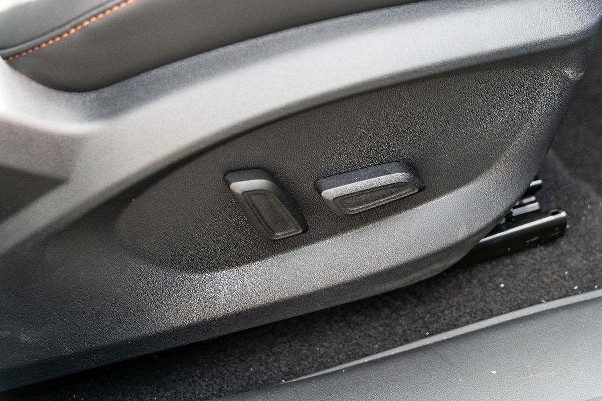 2025 MG HS Excite AS33