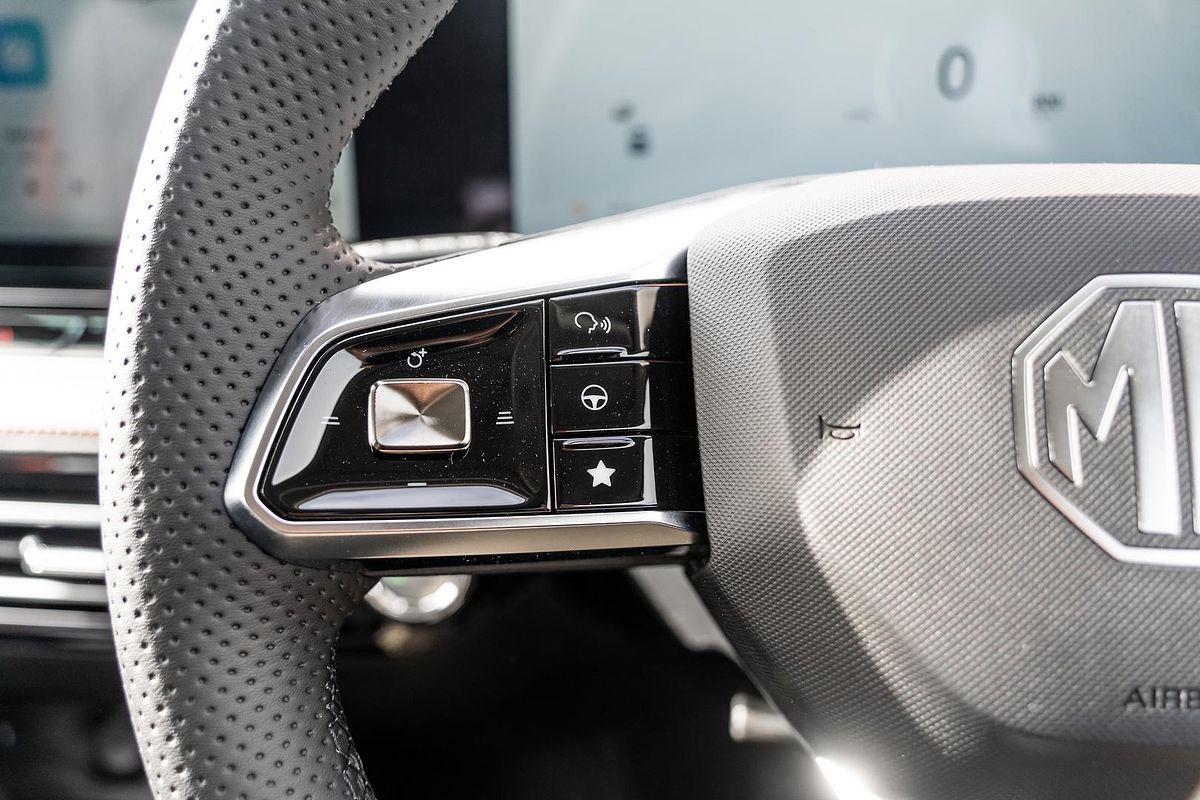 2025 MG HS Excite AS33