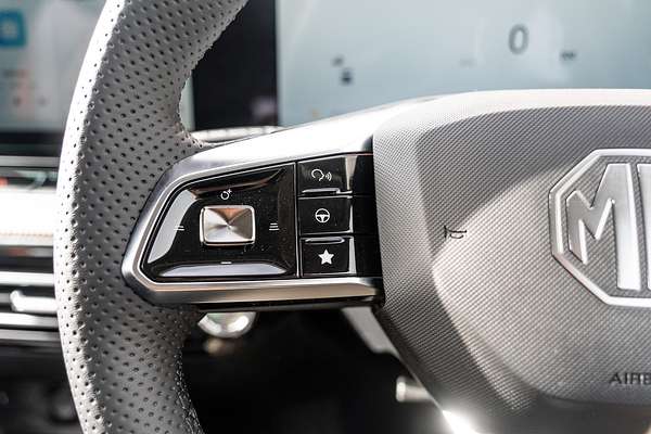 2025 MG HS Excite AS33