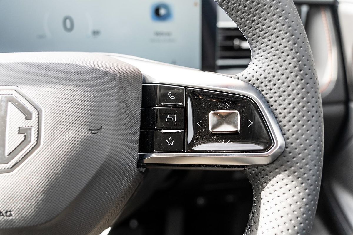 2025 MG HS Excite AS33