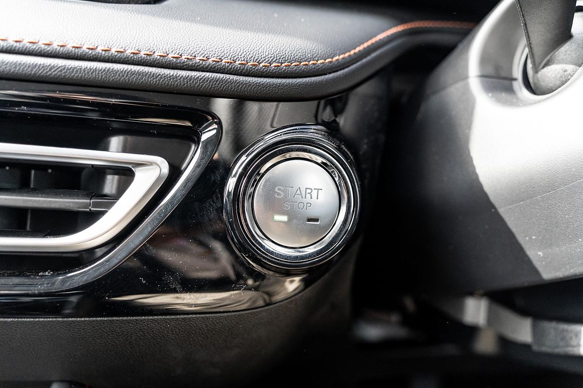 2025 MG HS Excite AS33