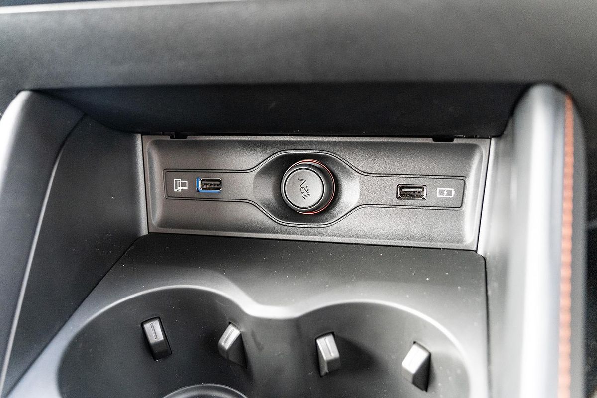 2025 MG HS Excite AS33