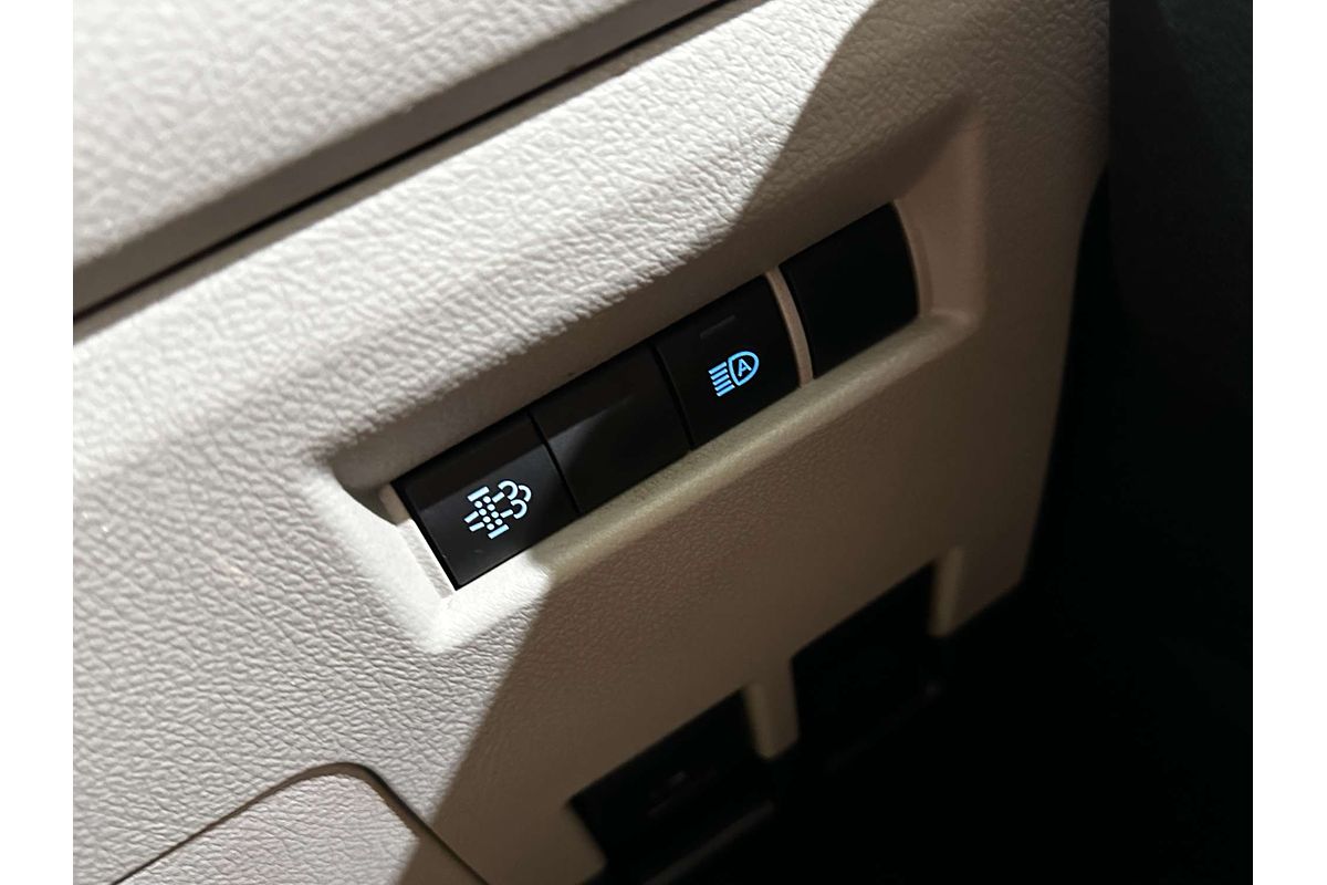 2022 Toyota Hiace  GDH300R LWB