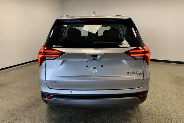 2025 Mahindra XUV700 AX7L