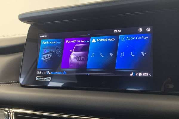 2025 Mahindra XUV700 AX7L