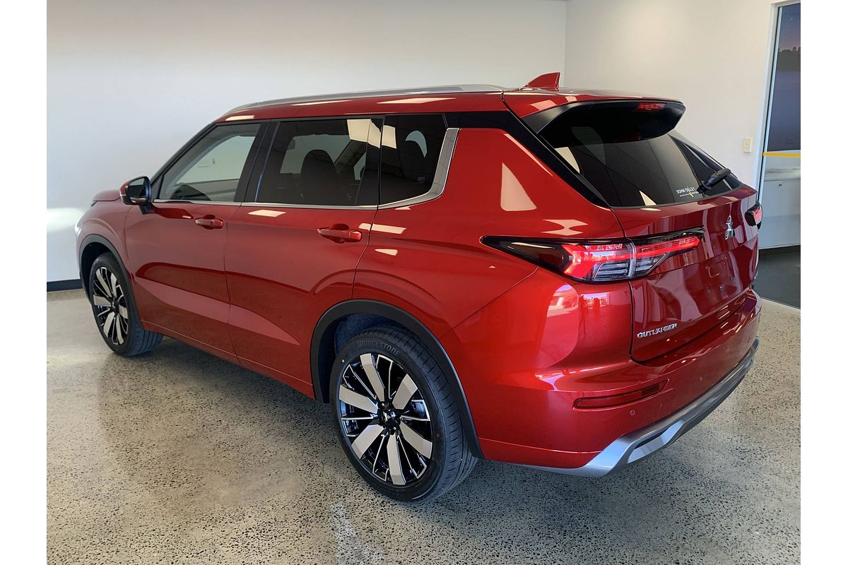 2025 Mitsubishi Outlander Exceed ZM