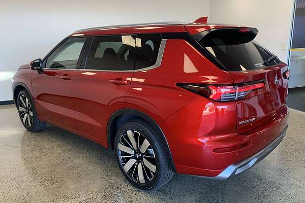2025 Mitsubishi Outlander Exceed ZM