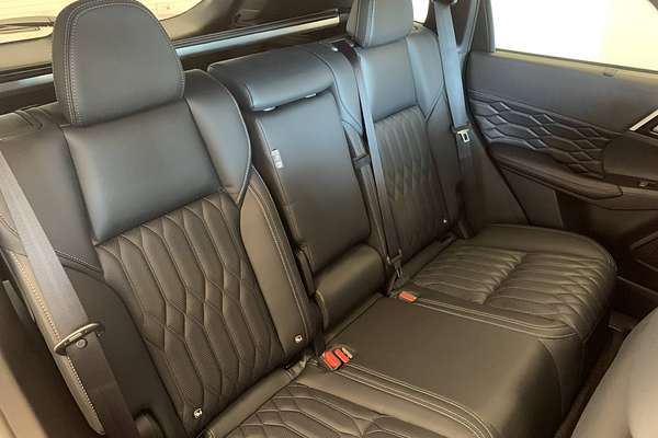2025 Mitsubishi Outlander Exceed ZM