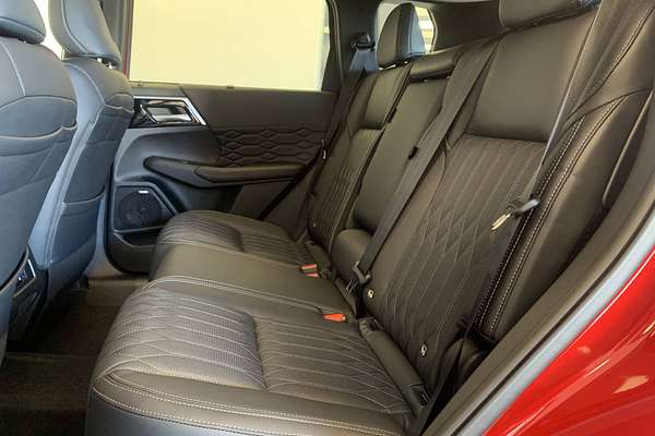 2025 Mitsubishi Outlander Exceed ZM