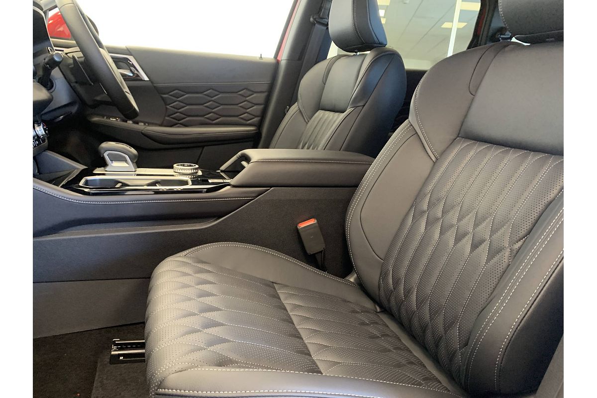 2025 Mitsubishi Outlander Exceed ZM