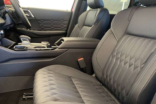 2025 Mitsubishi Outlander Exceed ZM