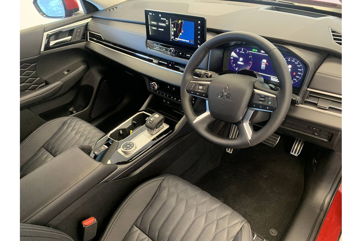 2025 Mitsubishi Outlander Exceed ZM