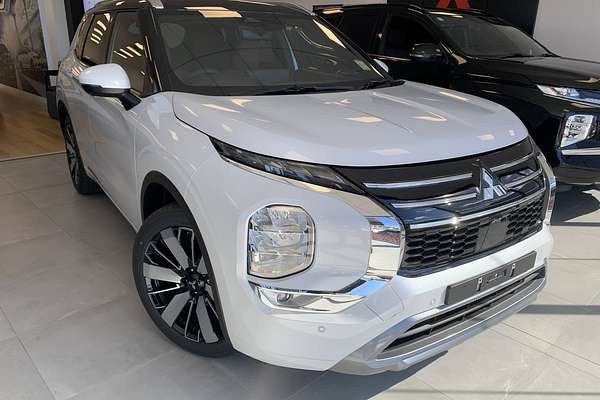 2025 Mitsubishi Outlander Exceed Tourer ZM