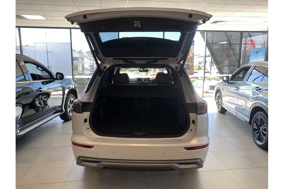 2025 Mitsubishi Outlander Exceed Tourer ZM