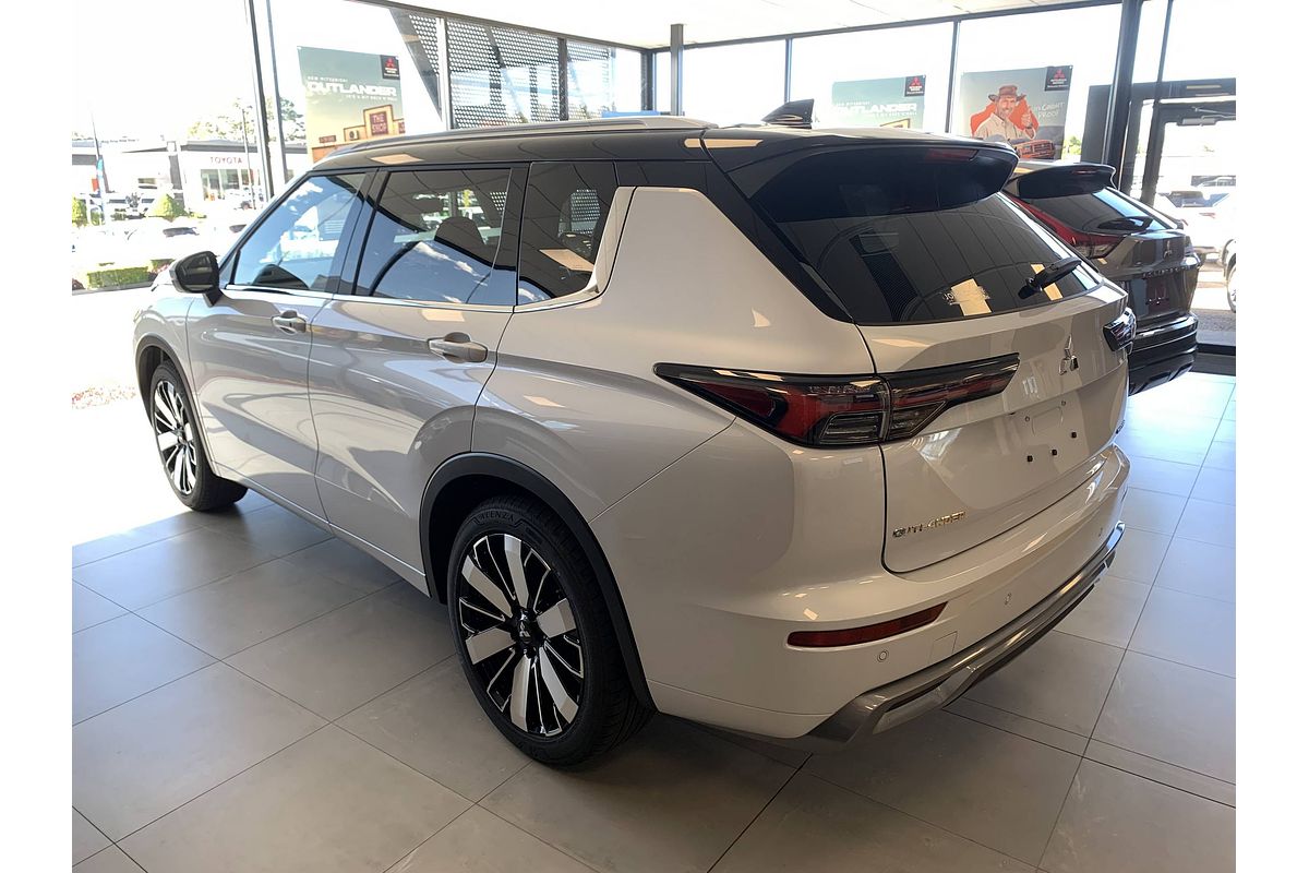 2025 Mitsubishi Outlander Exceed Tourer ZM