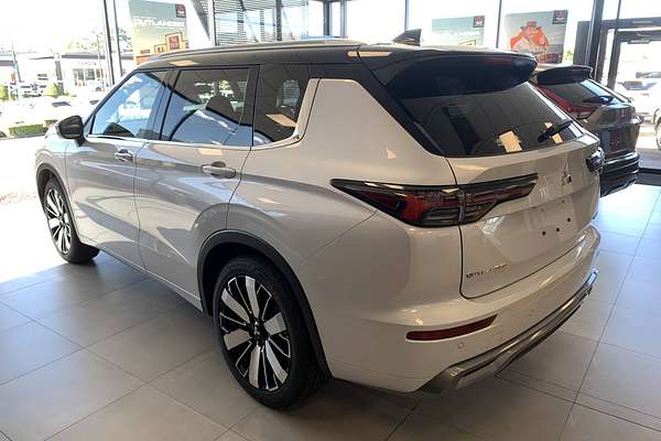 2025 Mitsubishi Outlander Exceed Tourer ZM