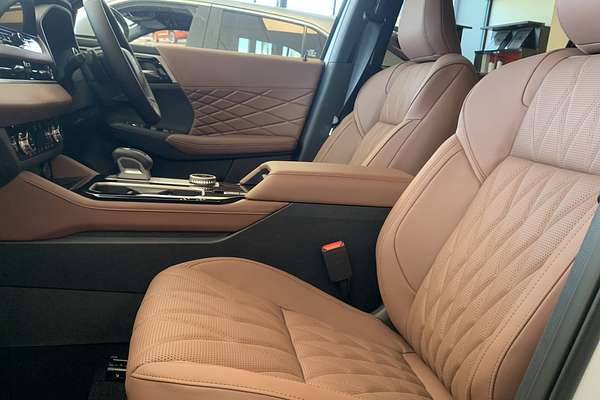 2025 Mitsubishi Outlander Exceed Tourer ZM