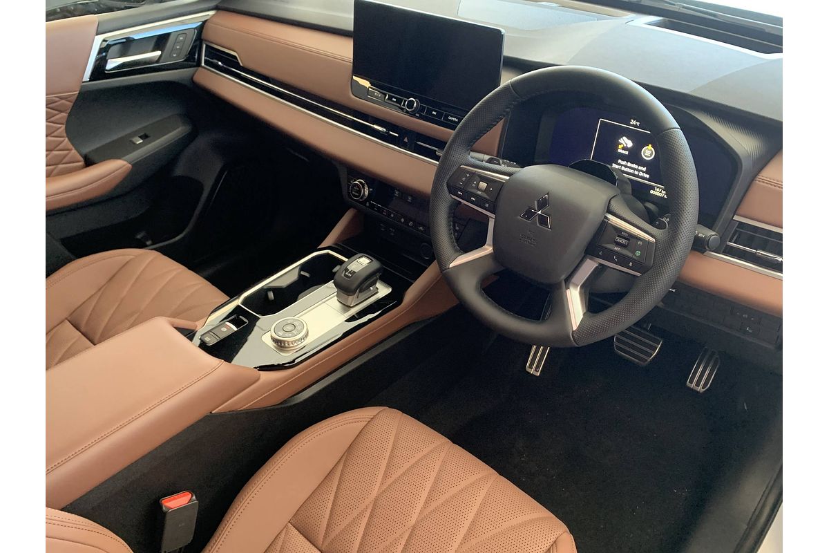 2025 Mitsubishi Outlander Exceed Tourer ZM