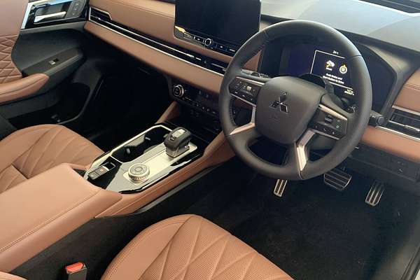 2025 Mitsubishi Outlander Exceed Tourer ZM