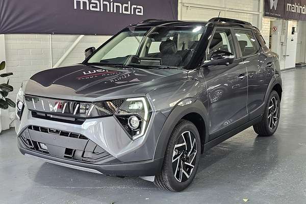 2025 Mahindra XUV3XO AX7L