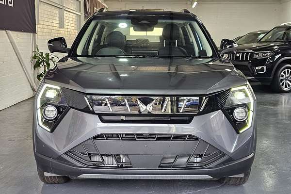 2025 Mahindra XUV3XO AX7L
