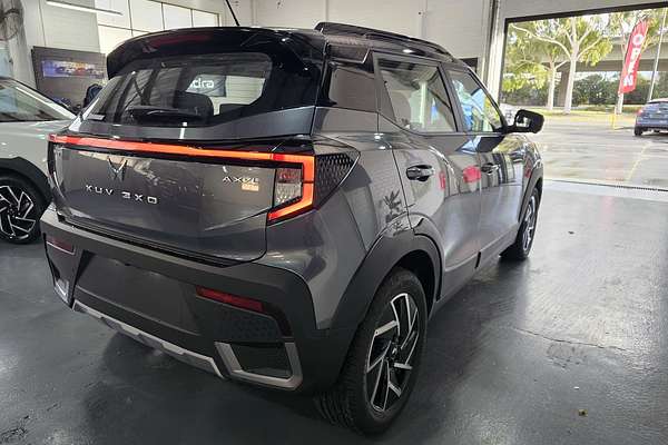 2025 Mahindra XUV3XO AX7L