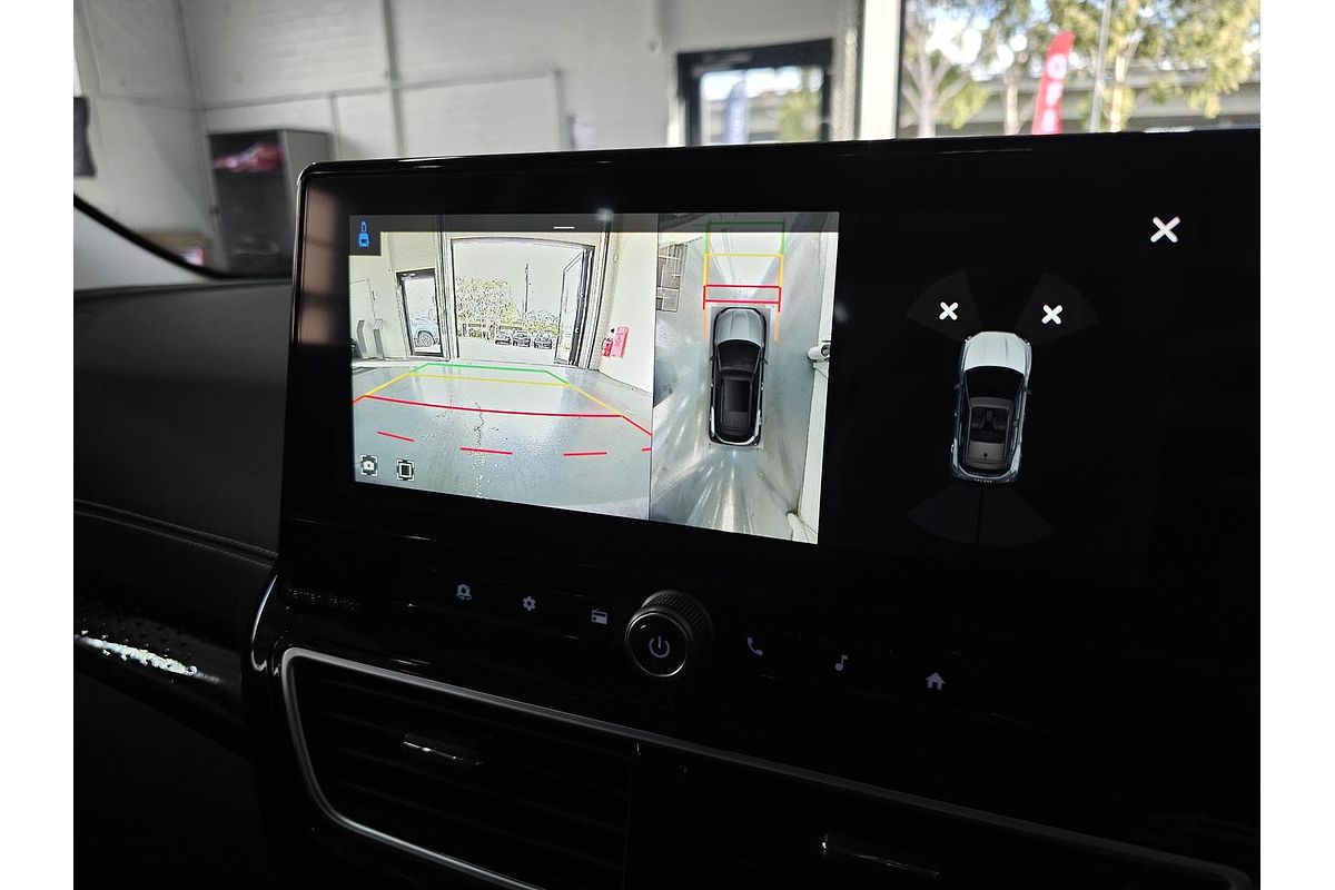 2025 Mahindra XUV3XO AX7L