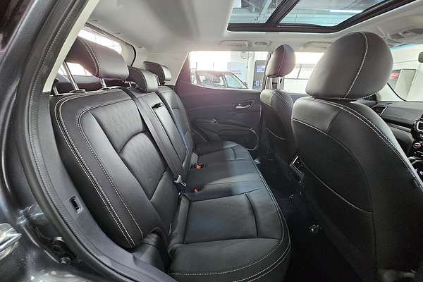 2025 Mahindra XUV3XO AX7L