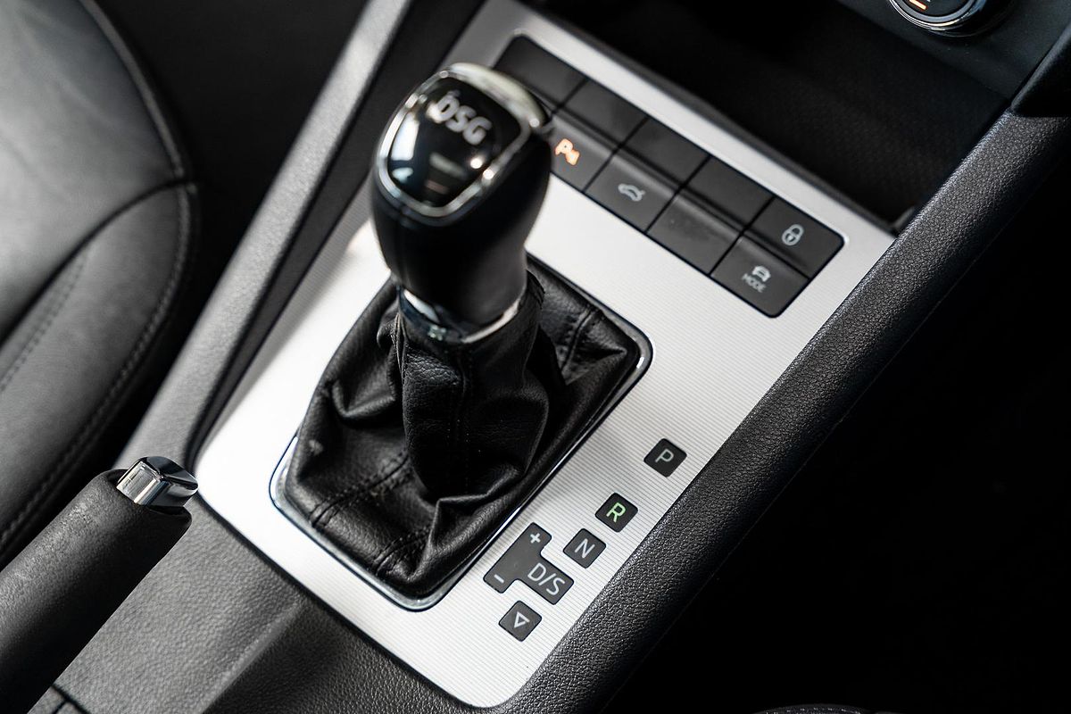 2014 SKODA Octavia Elegance 132TSI NE