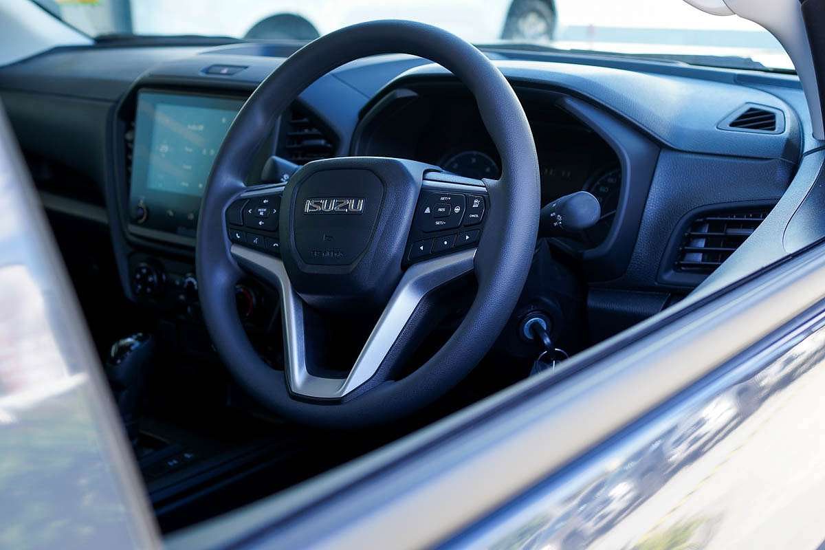 2025 Isuzu D-MAX SX 4X4