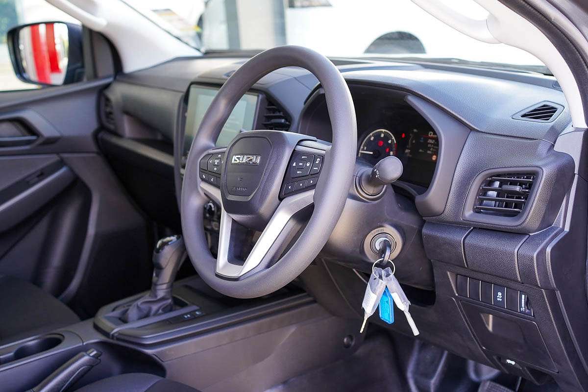 2025 Isuzu D-MAX SX 4X4