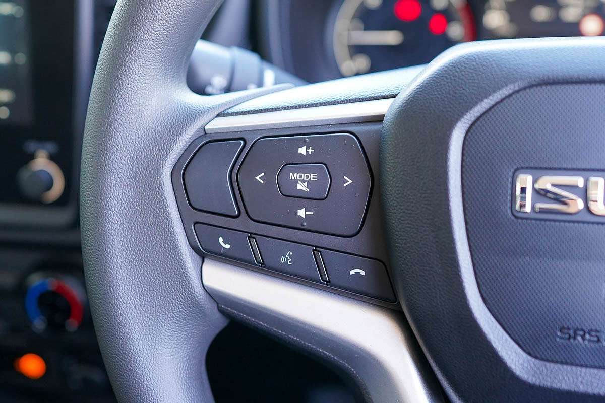 2025 Isuzu D-MAX SX 4X4