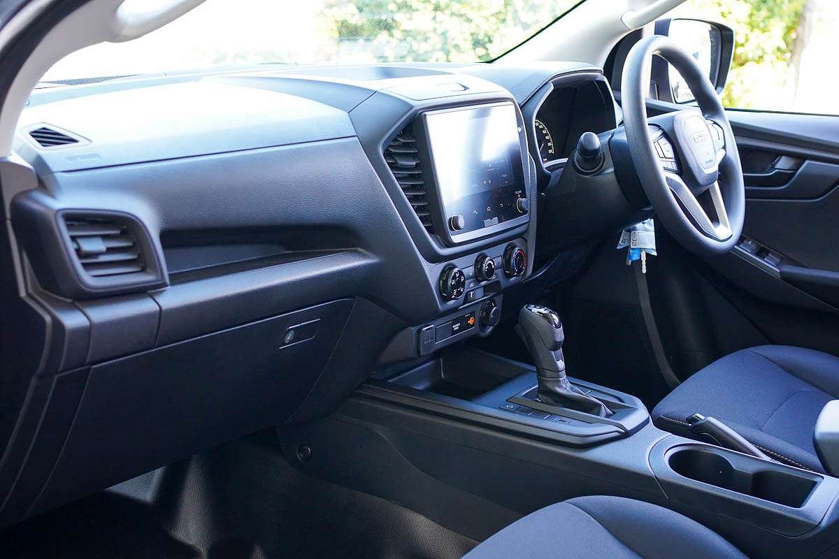 2025 Isuzu D-MAX SX 4X4