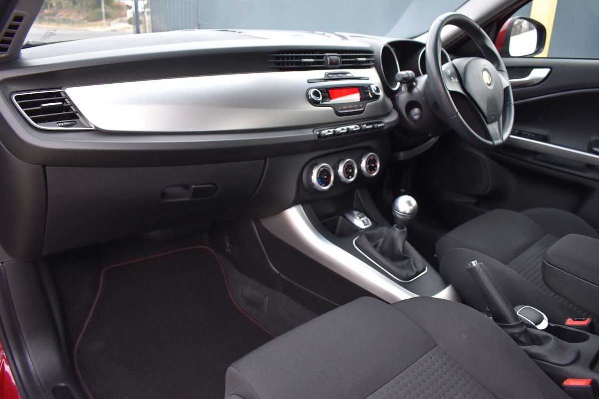 2014 Alfa Romeo Giulietta Progression Series 0