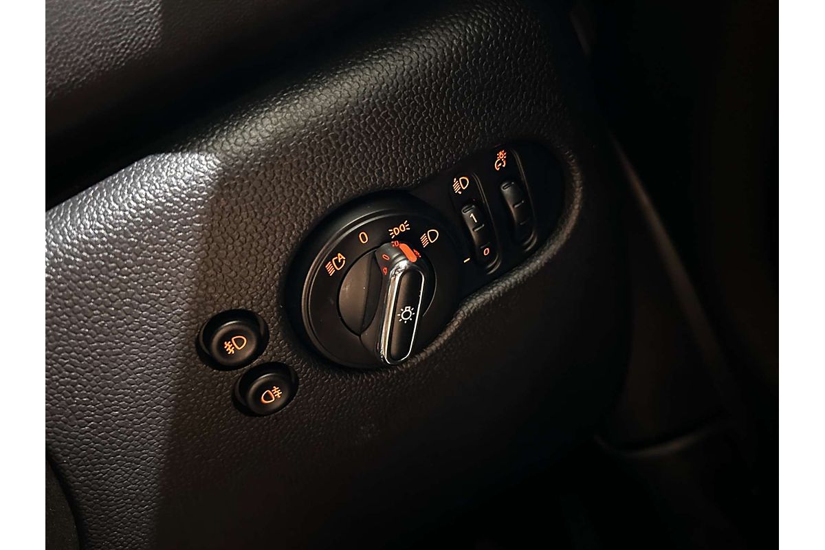 2021 MINI Hatch Cooper Classic F56 LCI