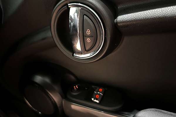 2021 MINI Hatch Cooper Classic F56 LCI