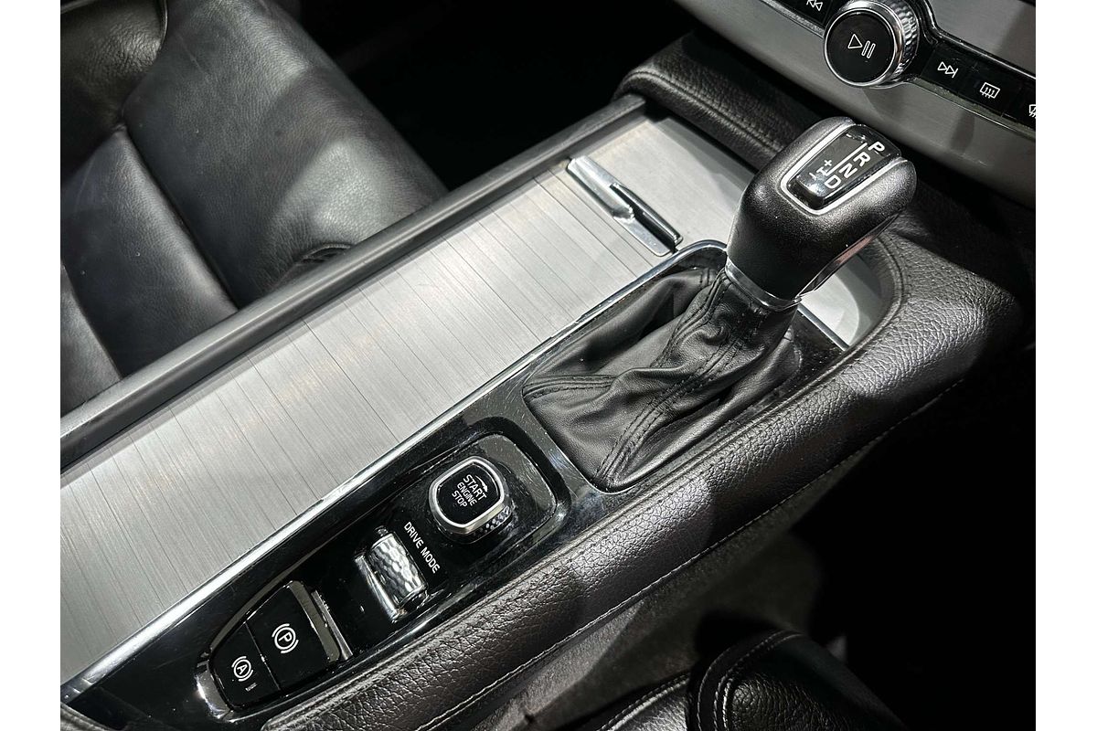 2020 Volvo XC90 D5 Momentum