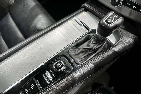 2020 Volvo XC90 D5 Momentum