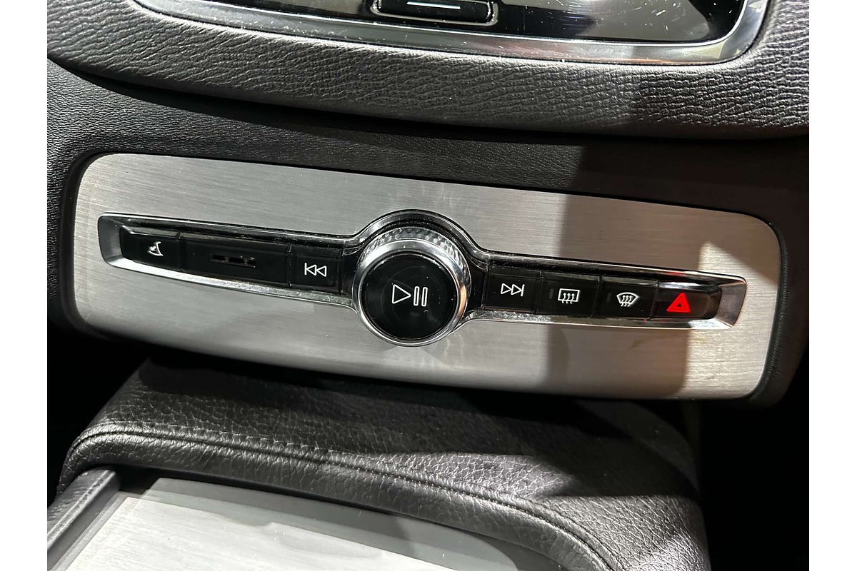 2020 Volvo XC90 D5 Momentum