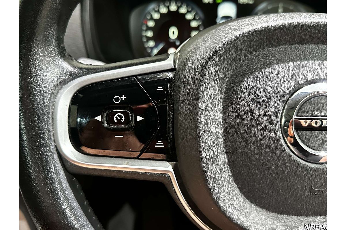 2020 Volvo XC90 D5 Momentum