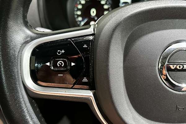 2020 Volvo XC90 D5 Momentum