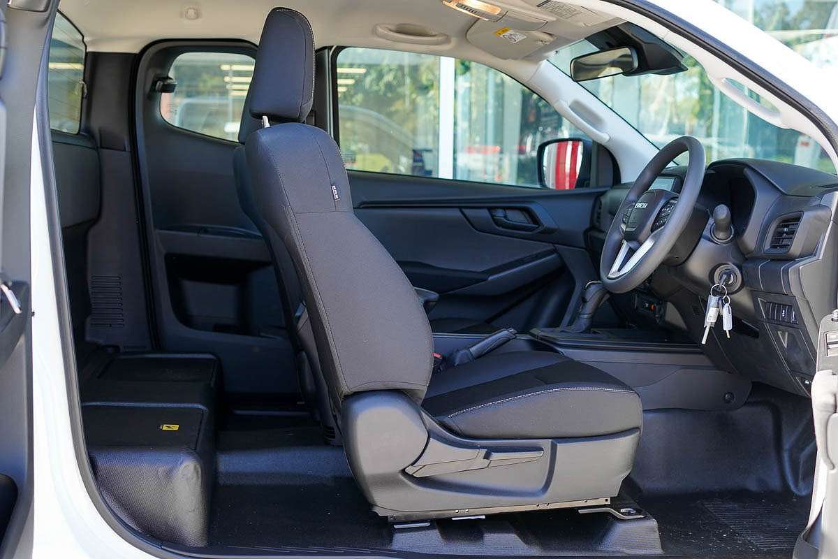 2024 Isuzu D-MAX SX 4X4